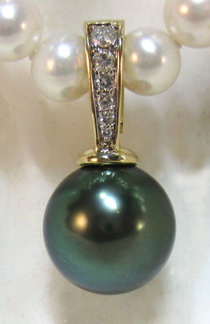 Diamond 7 Black Pearl Pendant